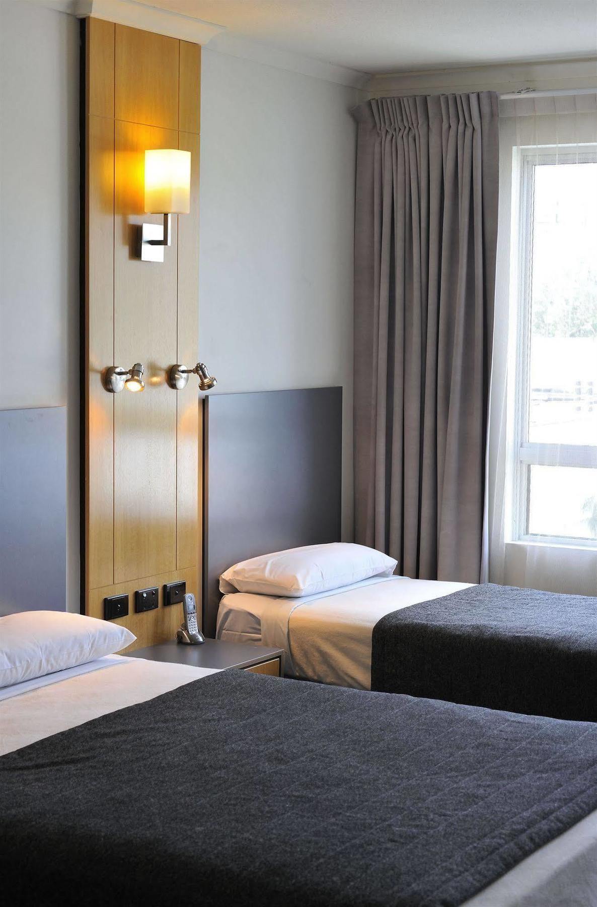 Metro Hotel Ipswich International Esterno foto